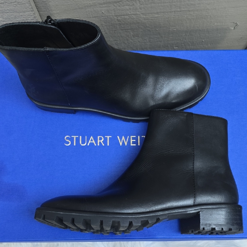 Stuart Weitzman Maelie Black Smooth Calf Leather Ankle Boots Lug Sole 5.5 B